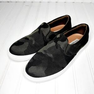 Steve Madden Zayna Women's Green Camouflage Slip On Fabric Shoes